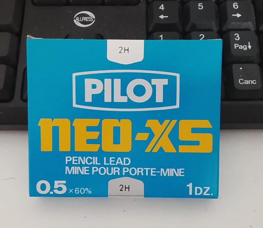 Set 72 Mine Pilot NEO-XS 0.5 2H – Vintage 1973 – Made in Japan – Hi-Polymer (NOS)