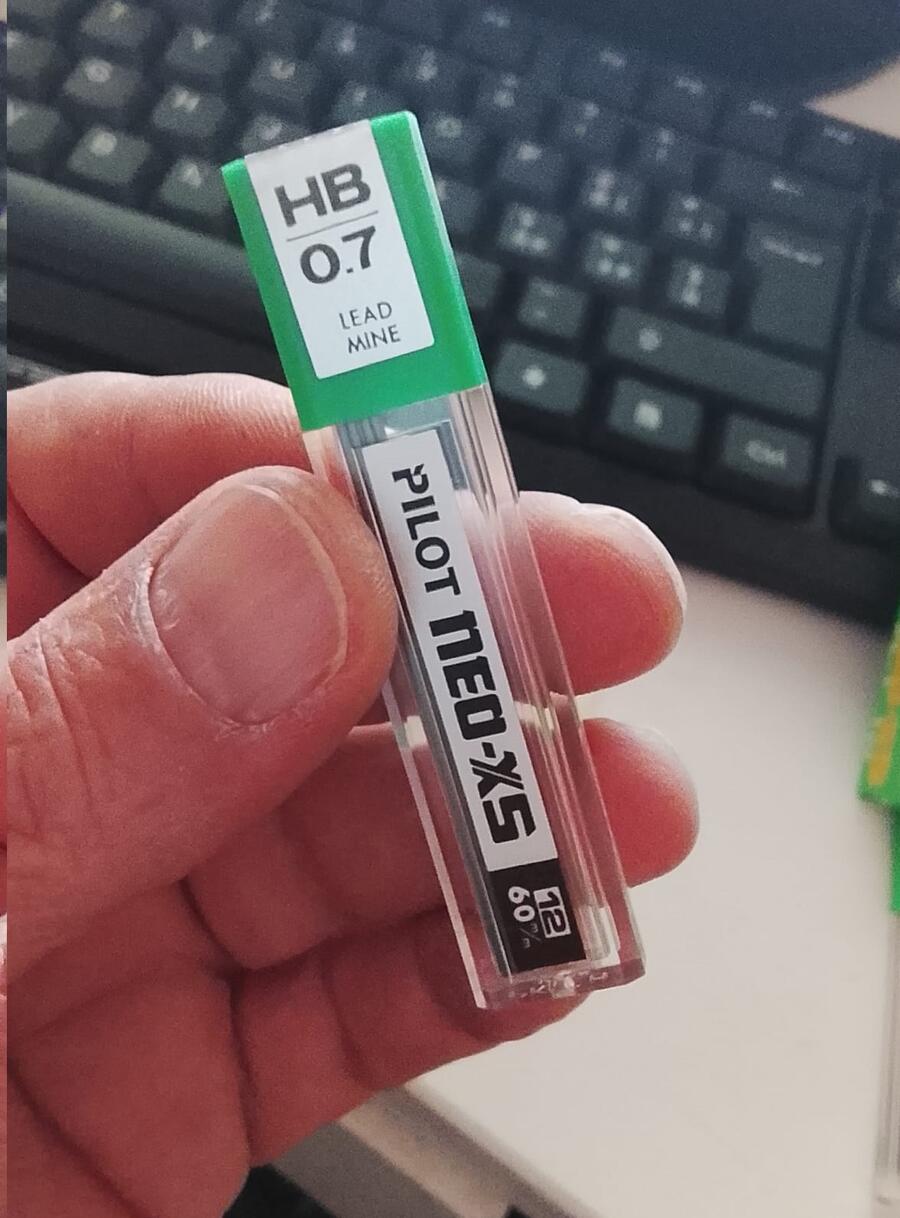 Set 72 Mine Pilot NEO-XS 0.7 HB – Vintage 1973 – Made in Japan – Hi-Polymer (NOS)