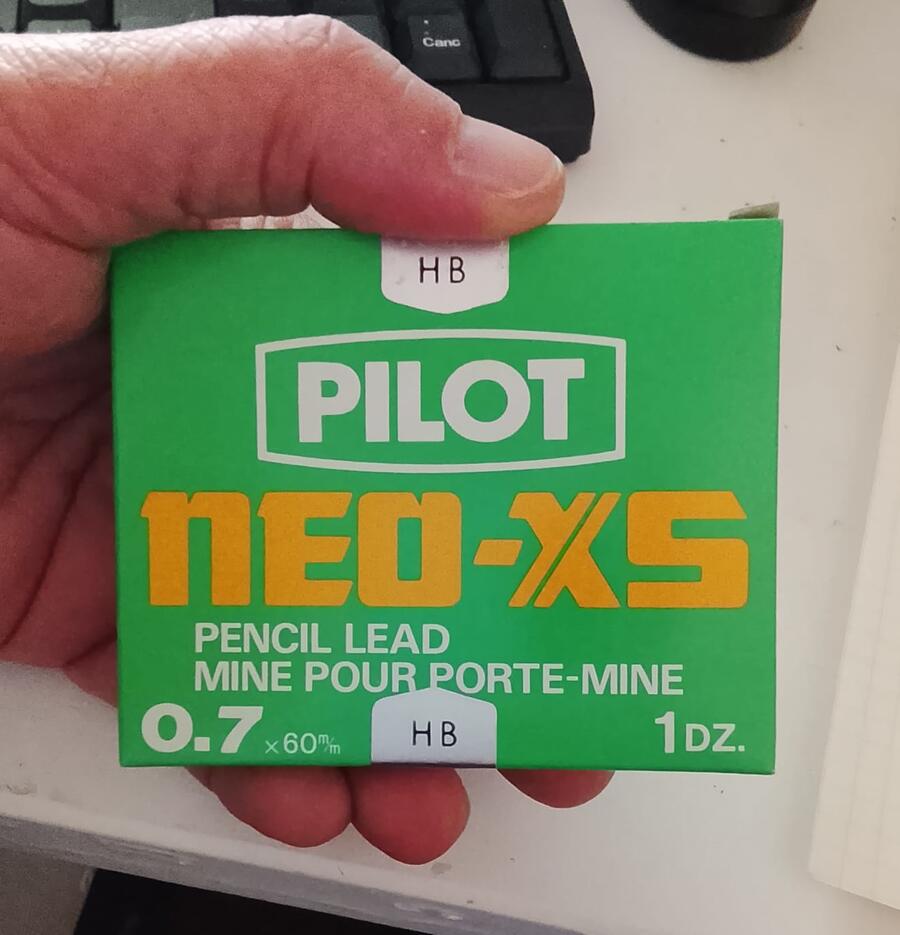 Set 72 Mine Pilot NEO-XS 0.7 HB – Vintage 1973 – Made in Japan – Hi-Polymer (NOS)