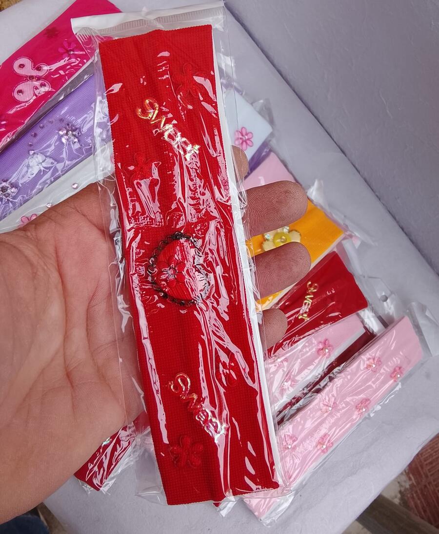 Lotto 6 Fasce Elastiche Bambina con Decorazioni Perline – Colori Assortiti