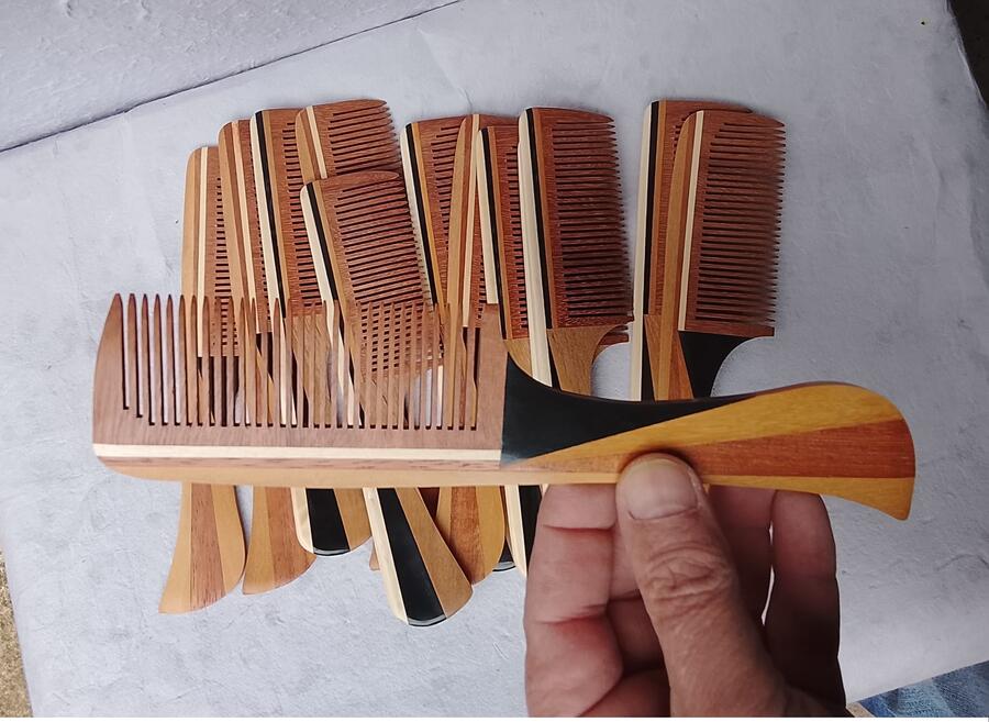 Lotto 6 Pettini Artigianali in Legno Boon 004 – Antistatici e Naturali