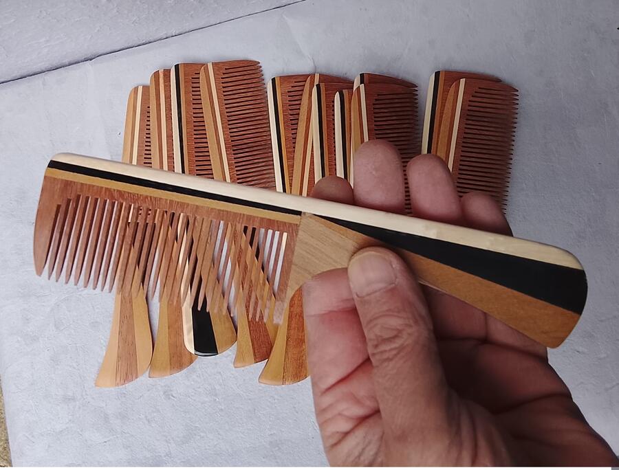 Lotto 6 Pettini Artigianali in Legno Boon 004 – Antistatici e Naturali