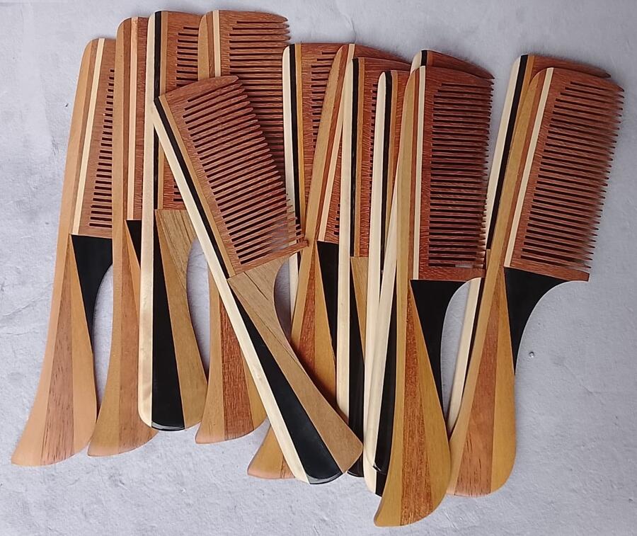 Lotto 6 Pettini Artigianali in Legno Boon 004 – Antistatici e Naturali