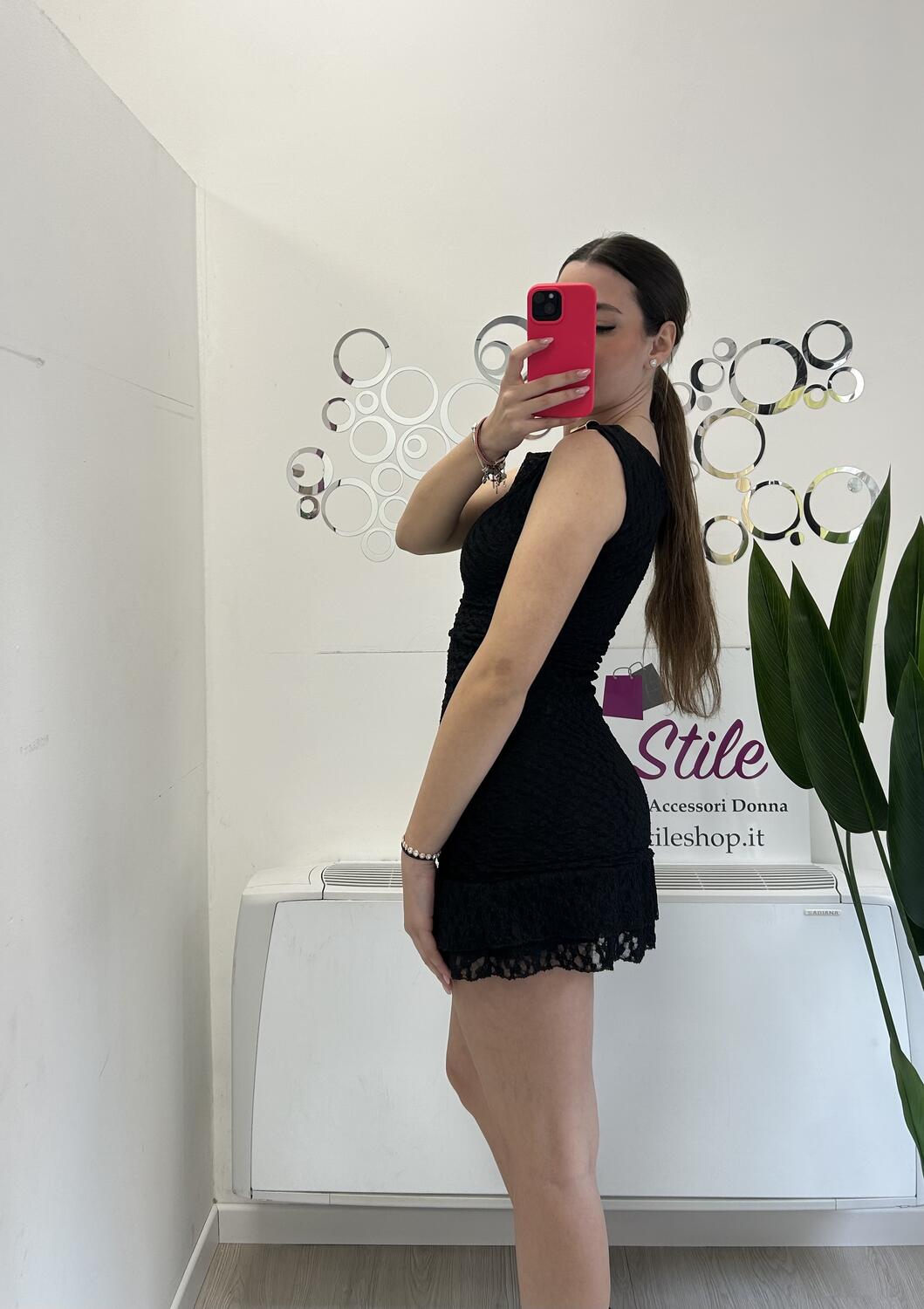 NOVITÀ Abitino in pizzo dettaglio dorato