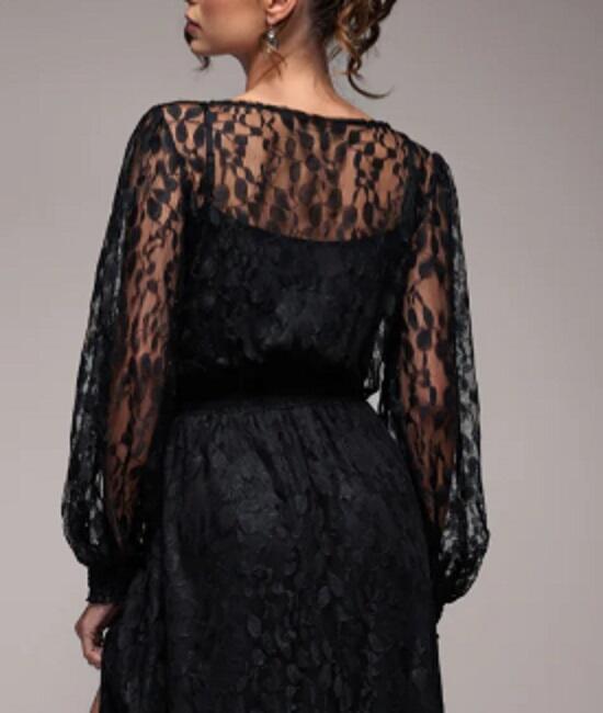 0975 Abito lungo in tulle ricamato foderato con spacco laterale