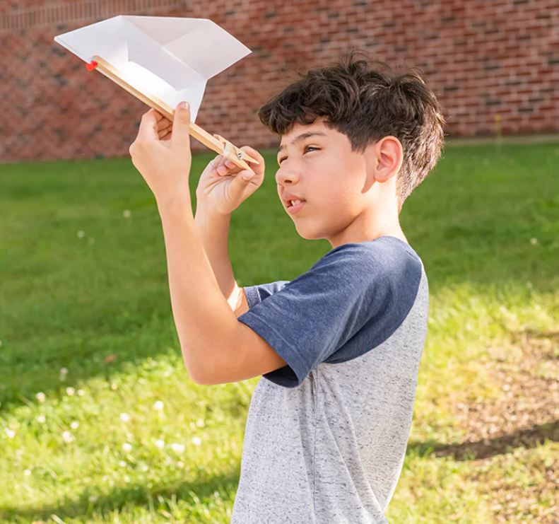 Lancia aeroplani di carta Huckleberry