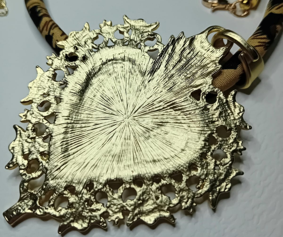 Collana "Cuore Sacro" con Cordone Leopardato