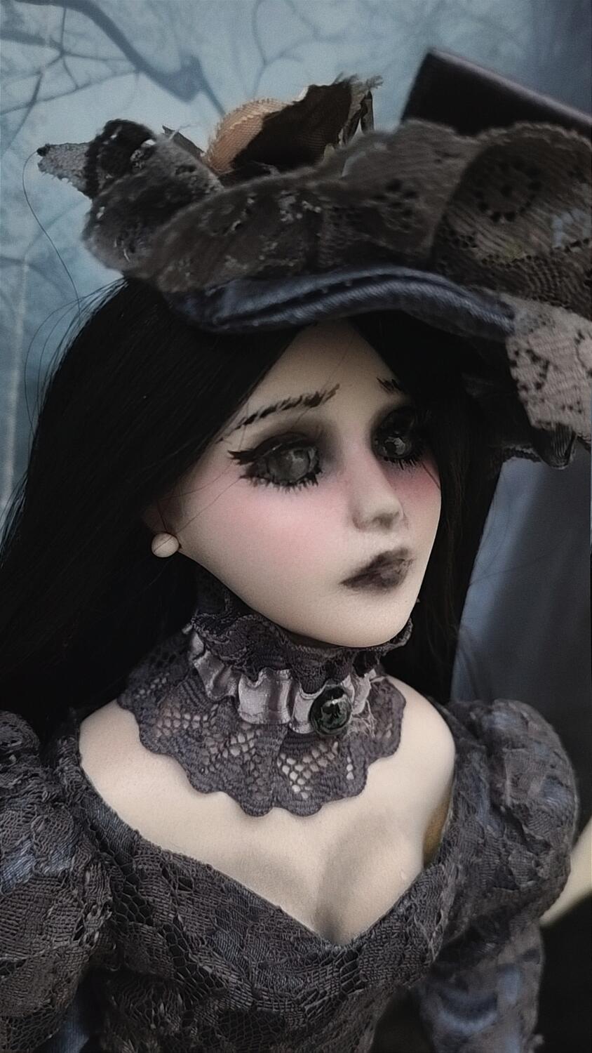 Elizaveta la Vedova delle Ombre Bambola fatta a mano