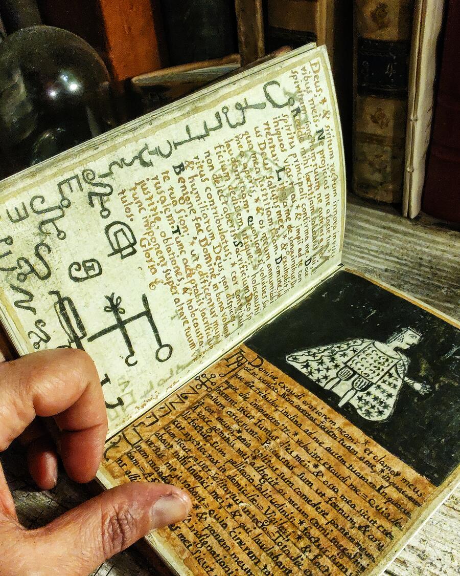 CLAVICULA SALOMONIS - Manuscript in 3 books - Clavicula Solomonis and Heptameron