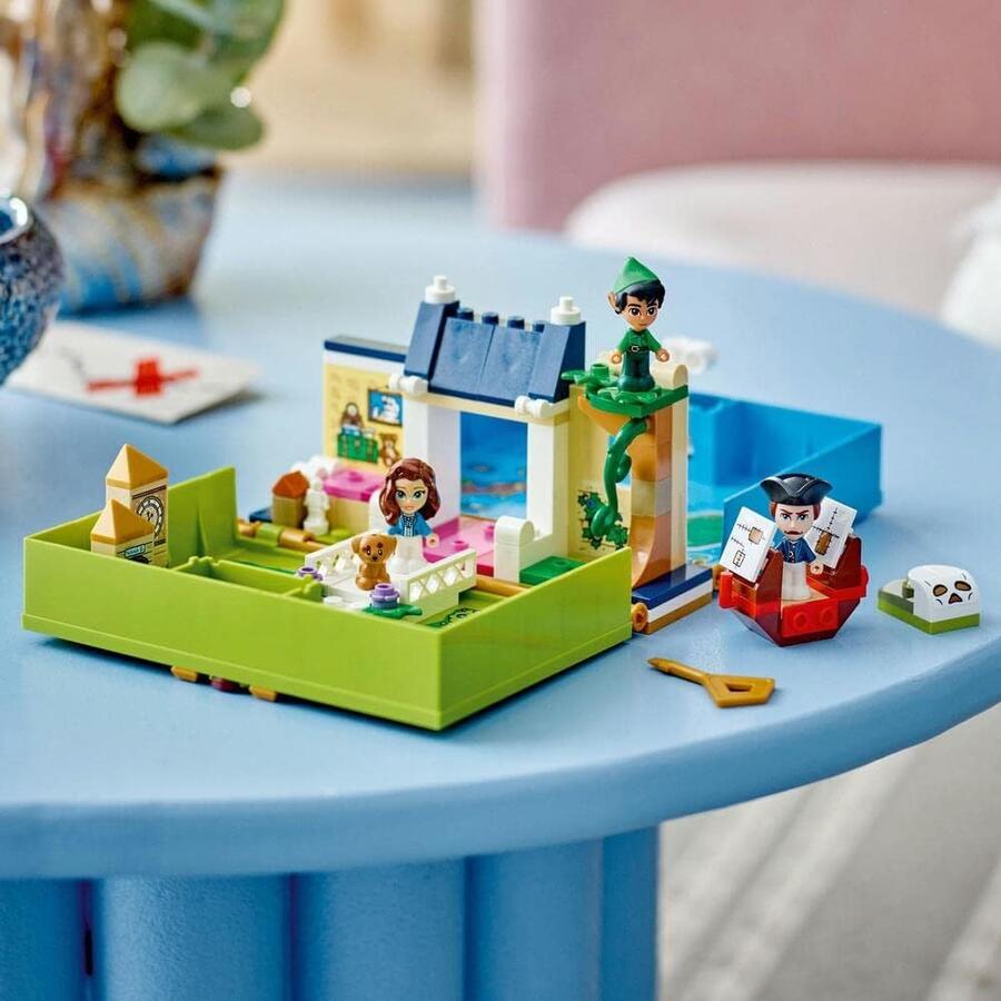 LEGO Disney L'Avventura nel Libro delle Fiabe di Peter Pan e Wendy, Set di Giochi da Viaggio per Bambini dai 5 Anni con Micro Bamboline e Nave Pirata 43220