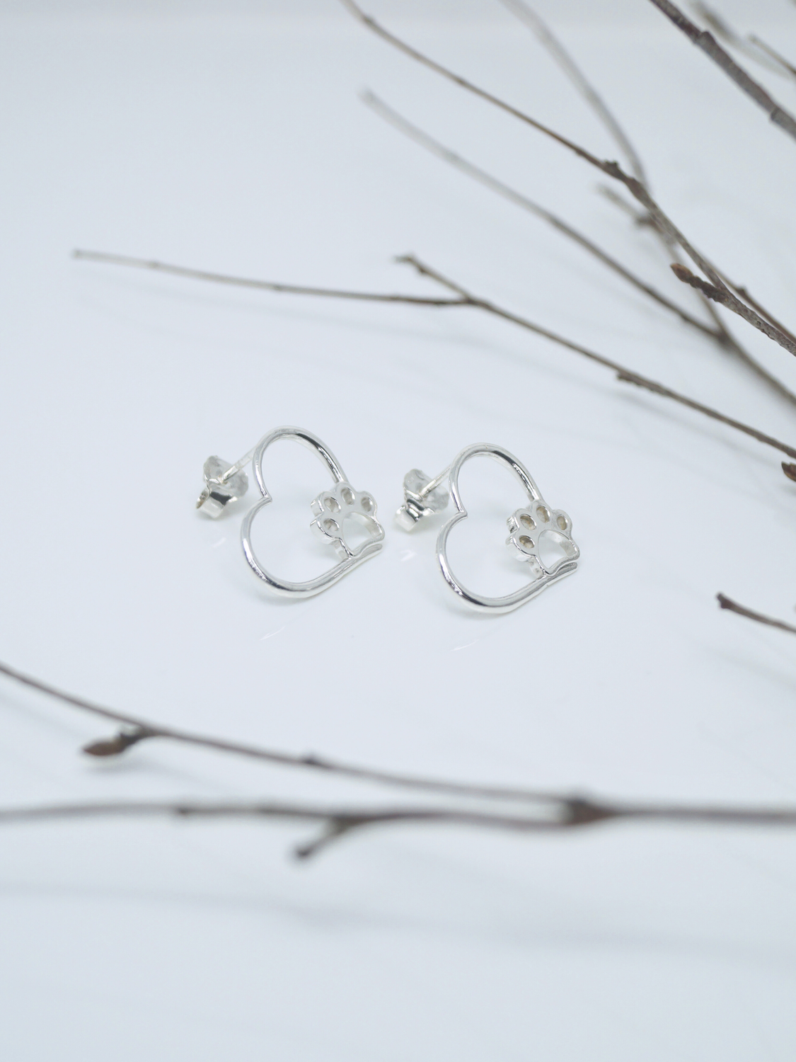 Huellita EN Corazón, Aretes