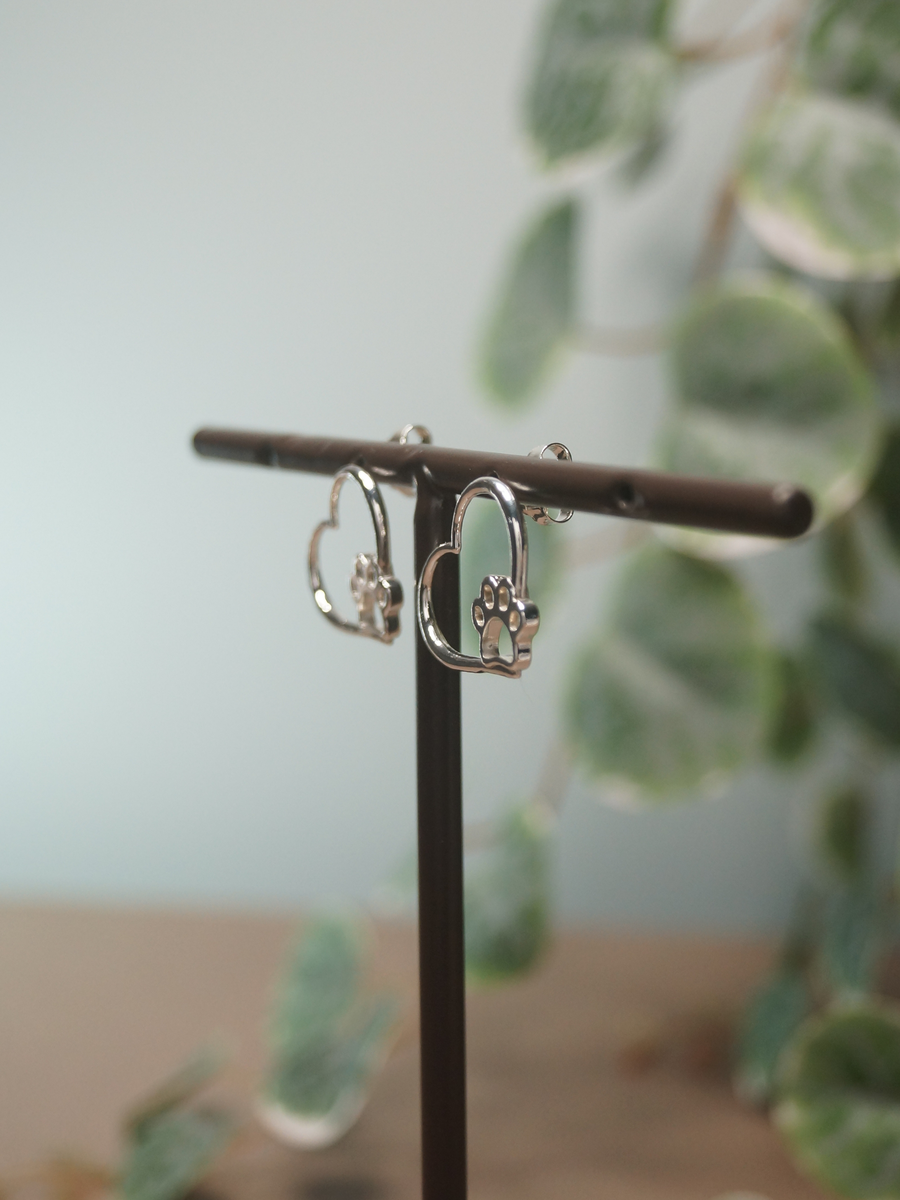 Huellita EN Corazón, Aretes