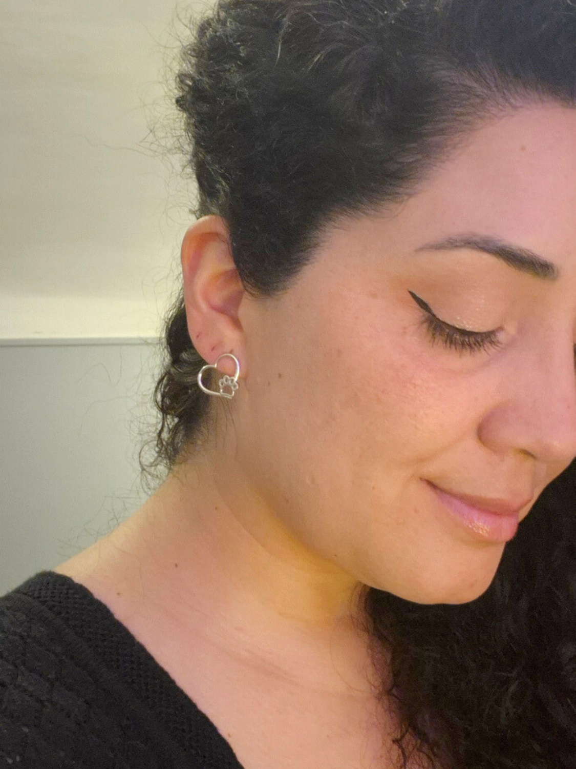 Huellita EN Corazón, Aretes