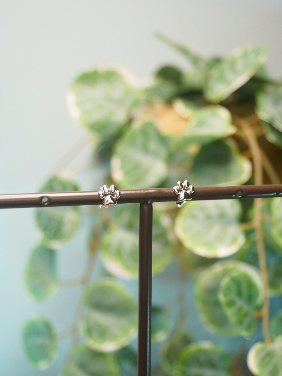 Soffice Paw Mini Earrings
