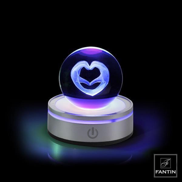 Fantin Argenti - Sfera in Cristallo con Mani a Cuore 3D, Base Argento e LED RGB