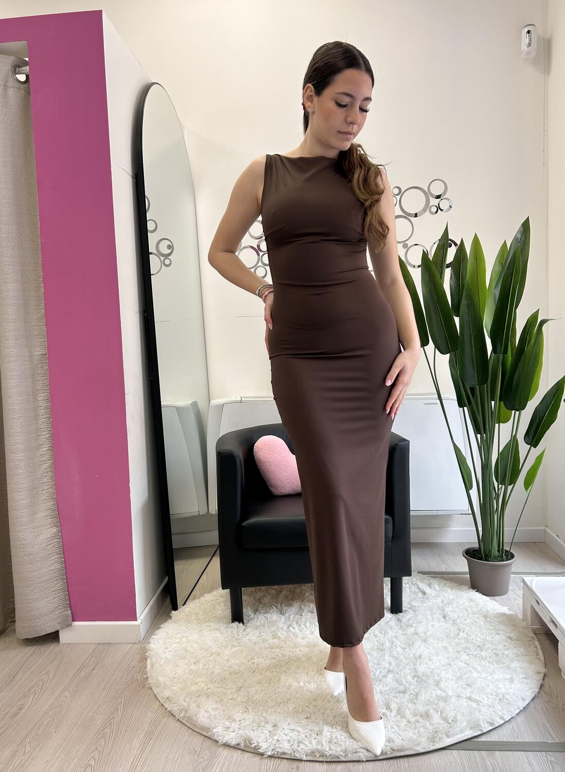 NOVITÀ Abito lungo scollo tondo sulla schiena