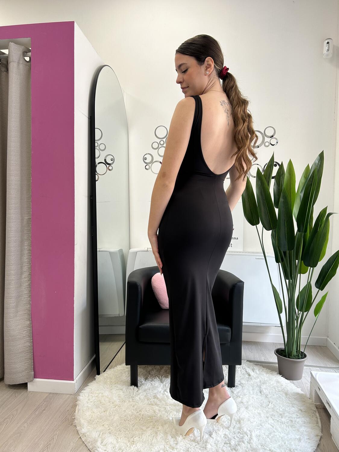 NOVITÀ Abito lungo scollo tondo sulla schiena