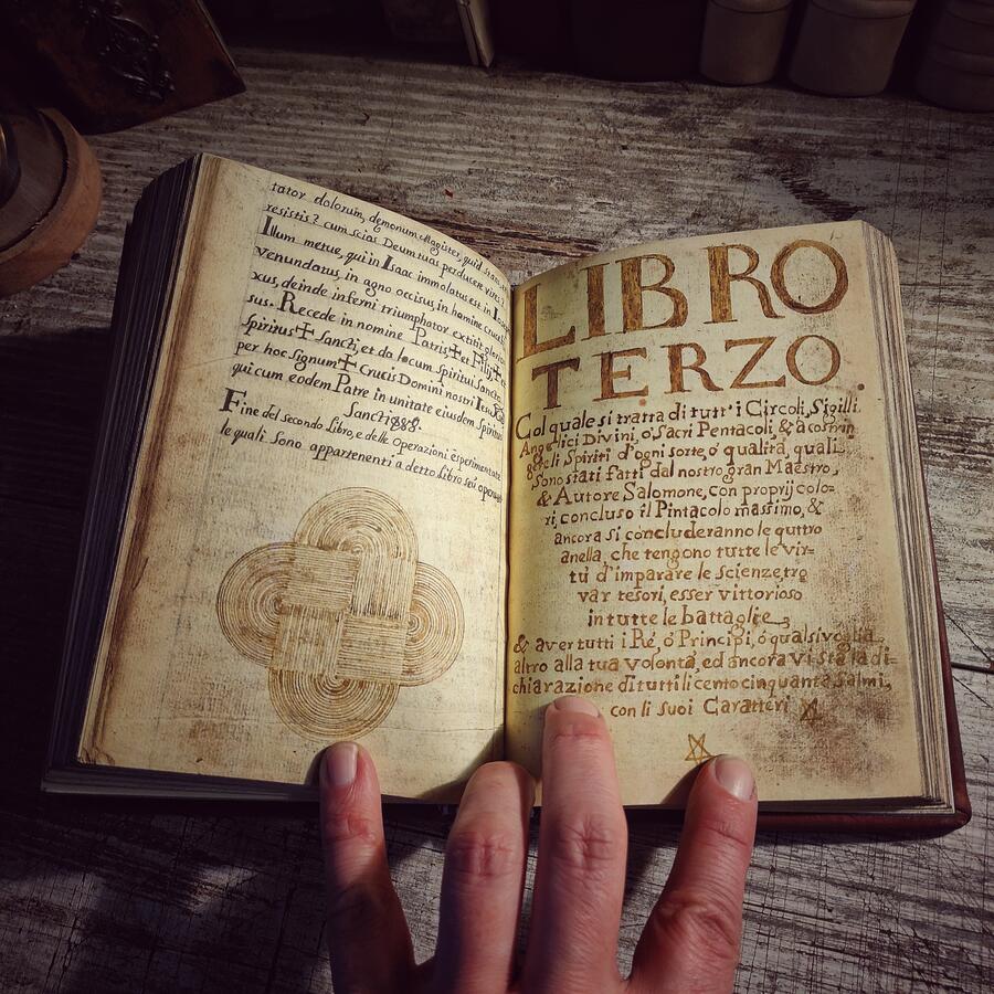 CLAVICULA SALOMONIS - Manoscritto in 3 Libri Clavicula Solomonis and Heptameron