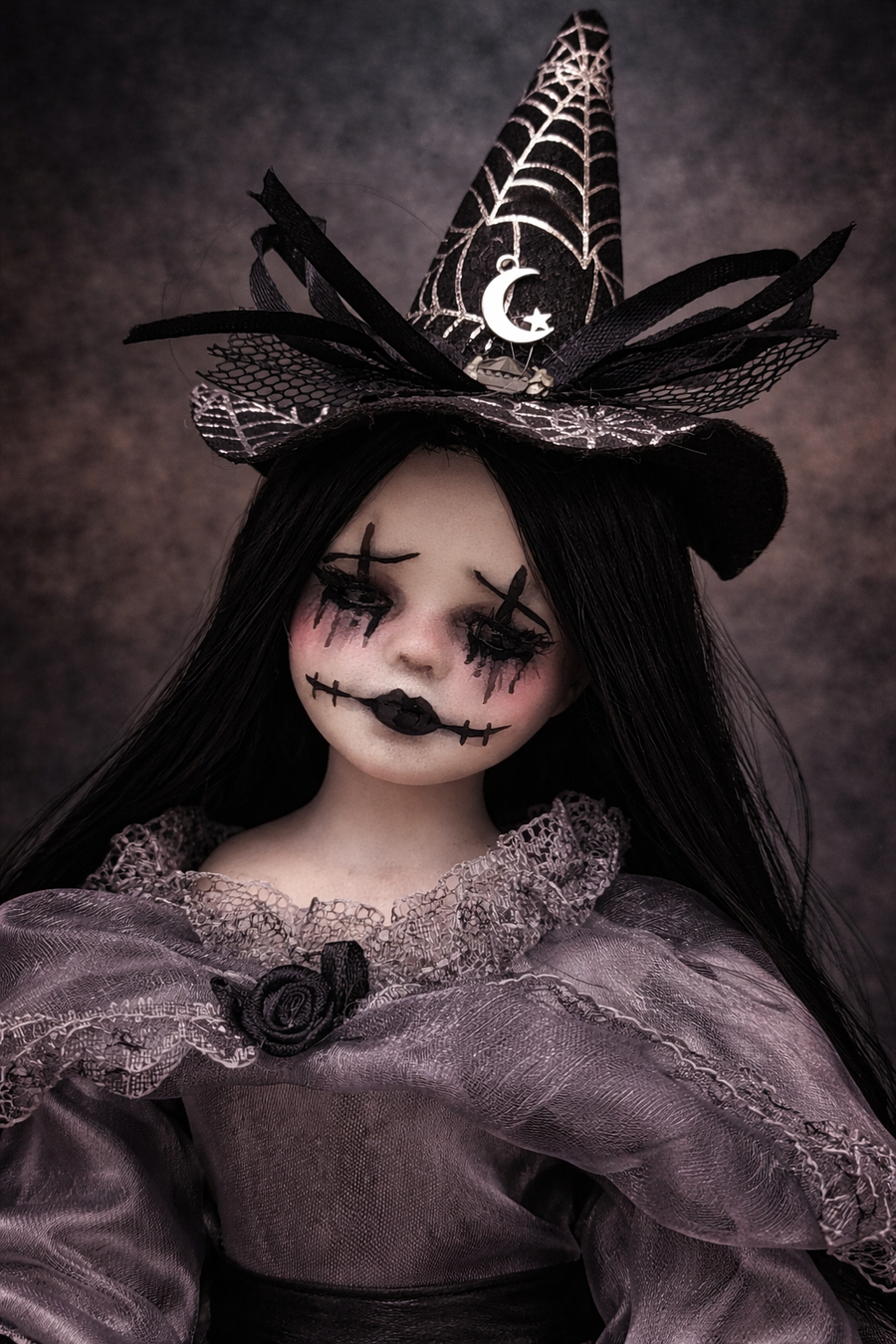 Zita Strega contro il malocchio Bambola in porcellana