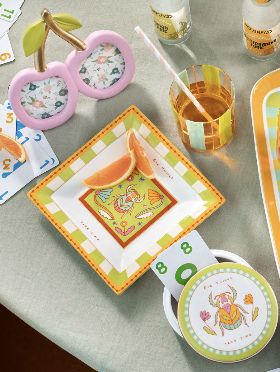 Henriette - Vuotatasche Quadrato "Scarabeo" in Porcellana con Scritte "Big Things Take Time" - 18x18 cm