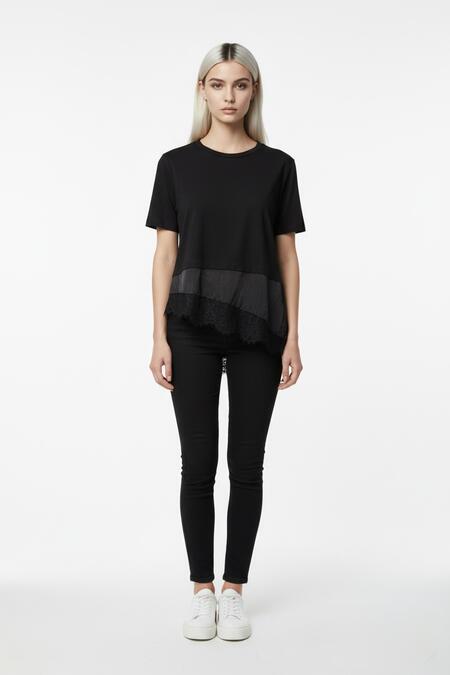 Two Way T-shirt Asimmetrica con Pizzo