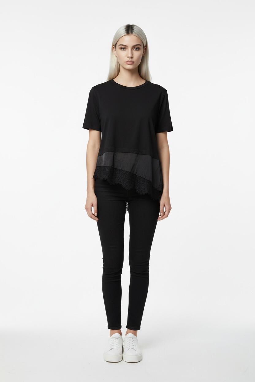 Two Way T-shirt Asimmetrica con Pizzo