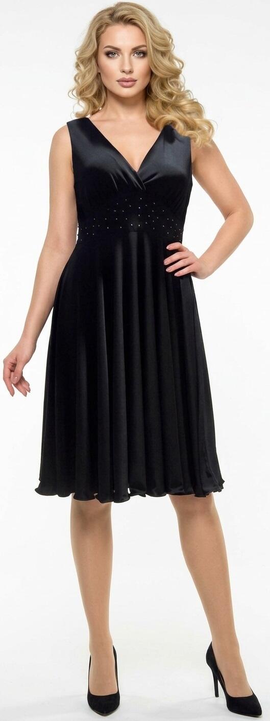 DRESS A WHEEL WITH SHOULDER A TANK AND FLEXIBLE BEHIND 4-0042