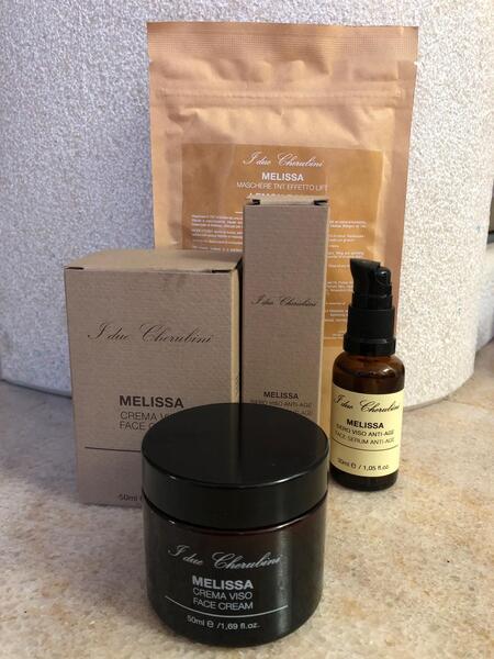 Pacchetto Crema e Siero Viso Melissa + Maschere Viso OMAGGIO