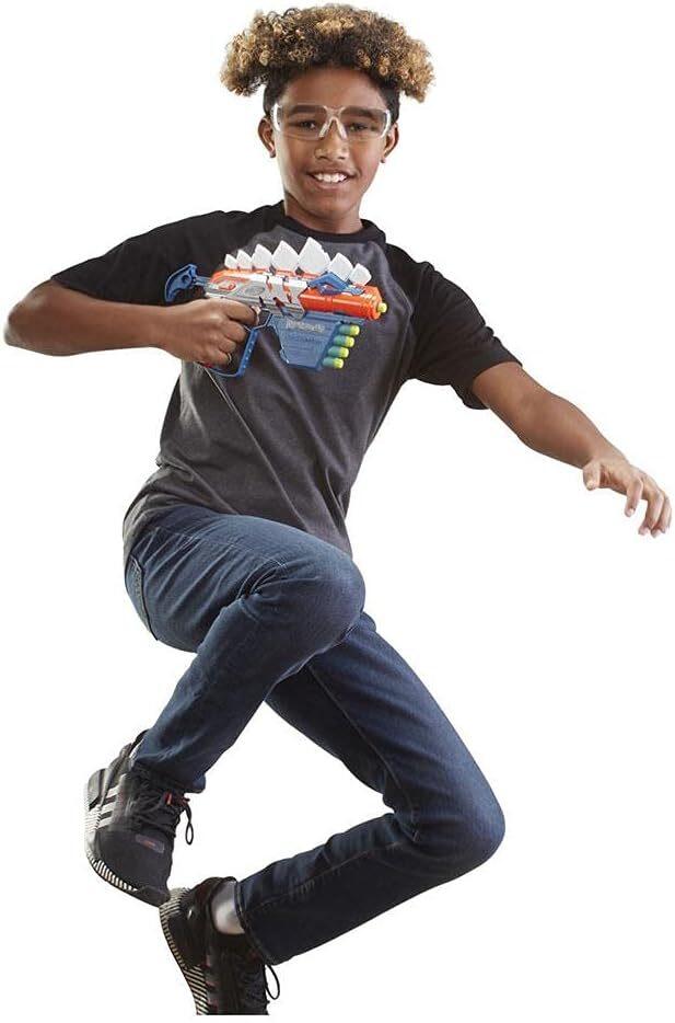 Nerf DinoSquad, Stego-smash, blaster lancia 5 dardi Nerf Elite, giocattoli di dinosauri per bambini e bambine dagli 8 anni in su, design ispirato a uno stegosauro