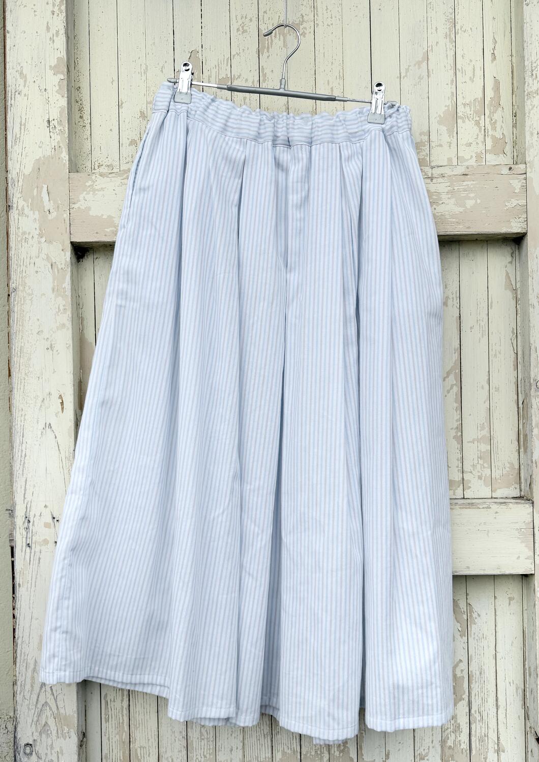 Gonna righe azzurre e grigie 