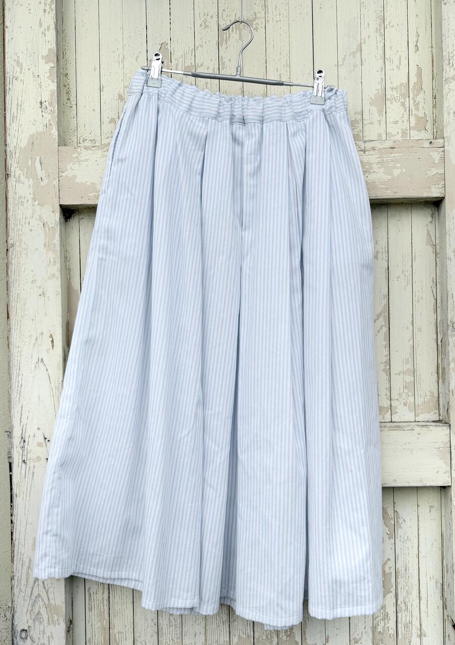 Gonna righe azzurre e grigie 