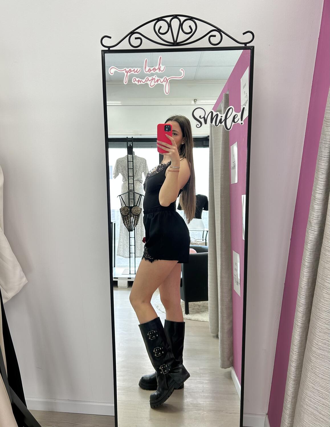 NOVITÀ Shorts nero con pizzo