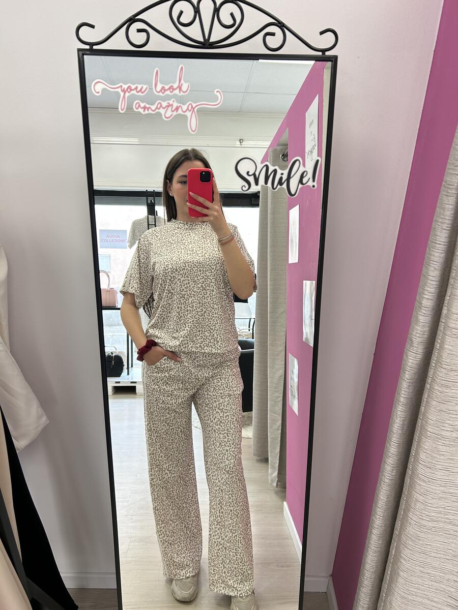 NOVITÀ Completo maculato t-shirt e panta palazzo