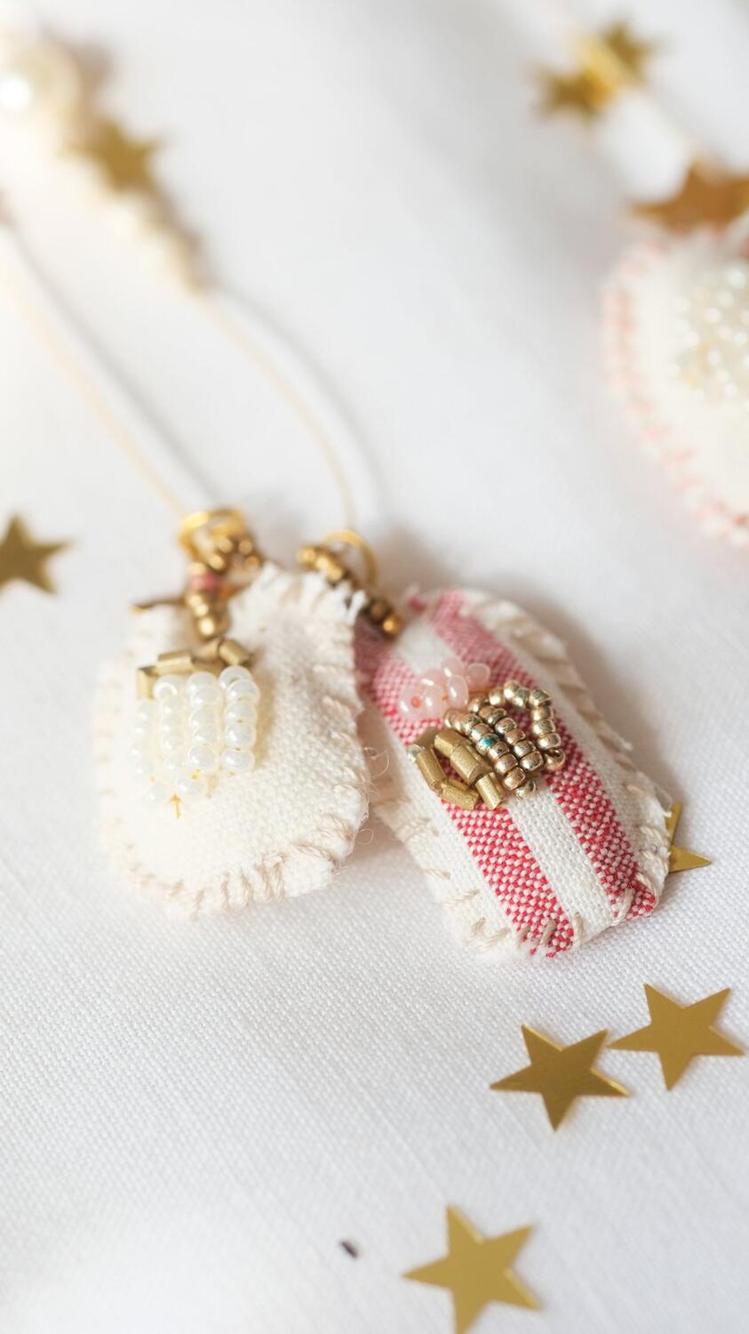 ❣️ Collane AMAZING! ❣️  ricamo a mano € 28,00