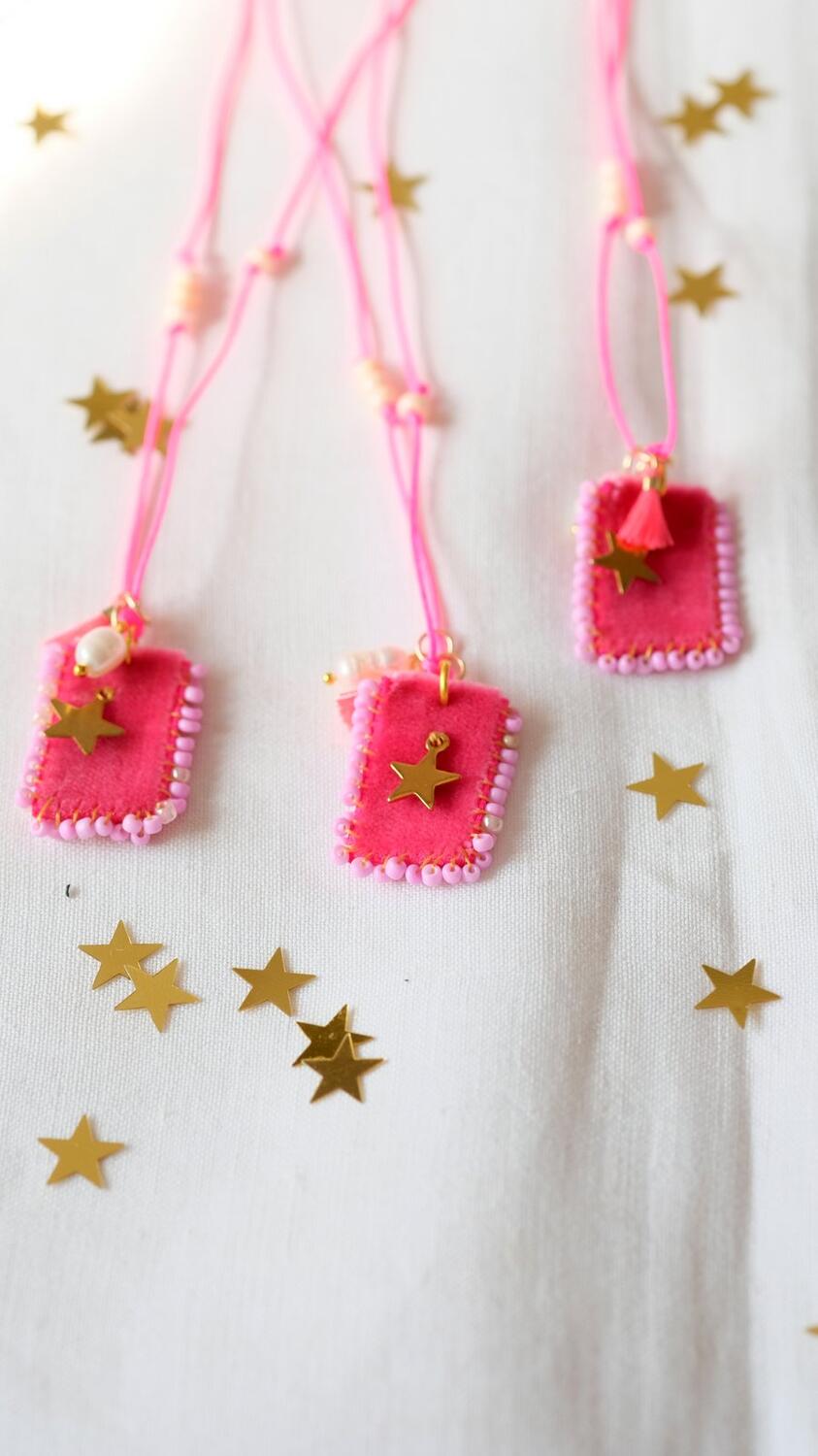 🍭 Collane SOGNI ROSA 🍭 in velluto, ricamato con perline  - € 22,00