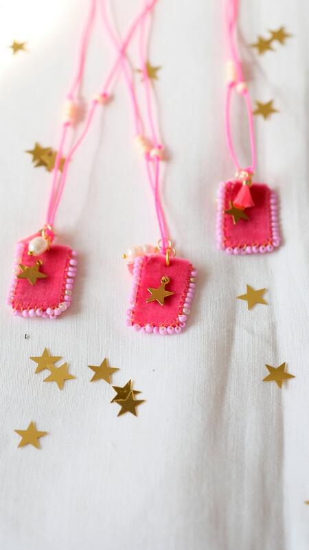 🍭 Collane SOGNI ROSA 🍭 in velluto, ricamato con perline  - € 22,00