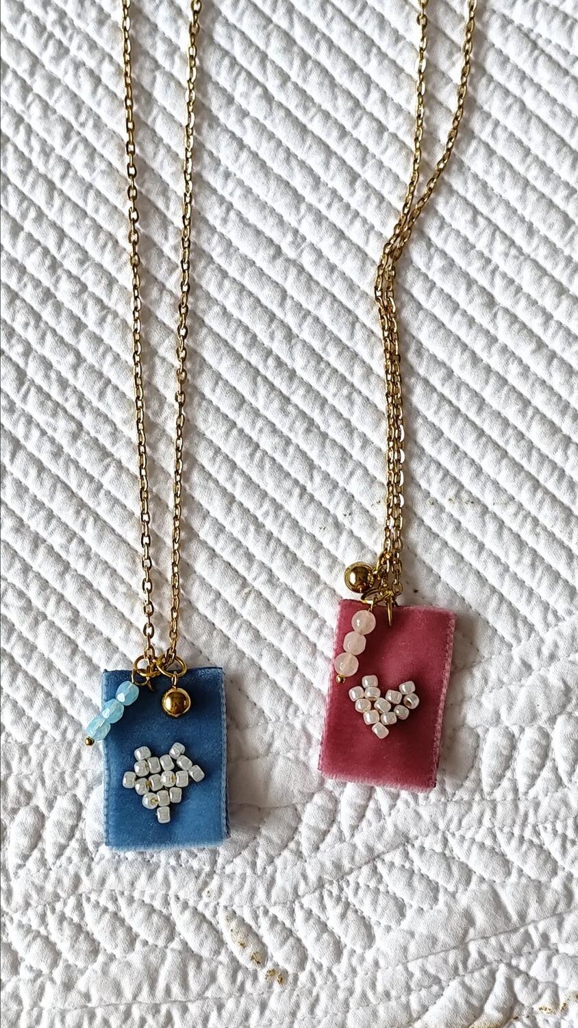 💎 Collane con pendente in velluto e ricamo di perline 💎 - € 22,00