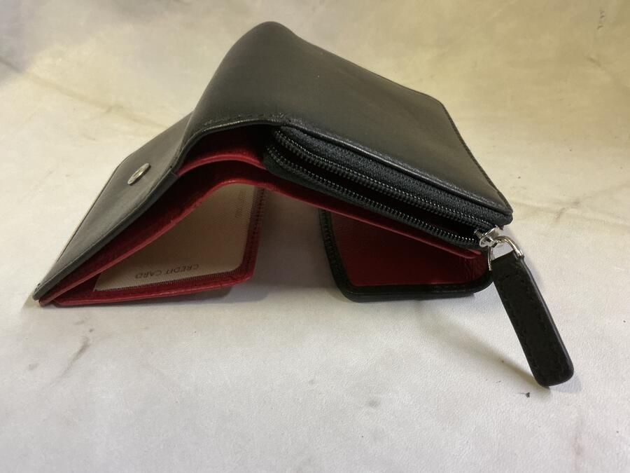 Portafoglio donna Gilu Nero/rosso 8846