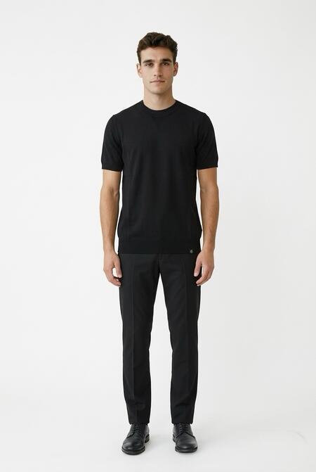 Telamira T-shirt in Maglia Nero