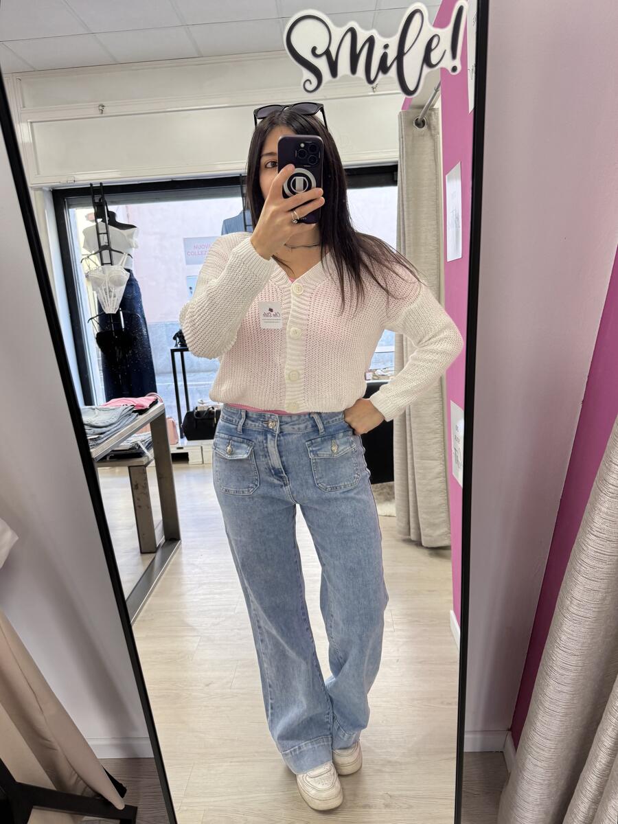 NOVITÀ Jeans straight leg dettaglio bottoni rose