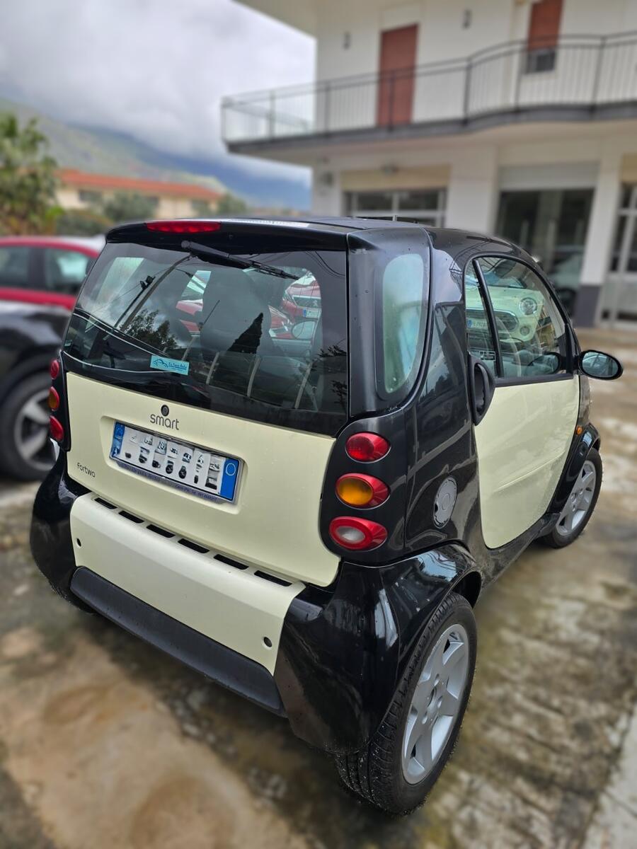 smart Fortwo 700 coupé 