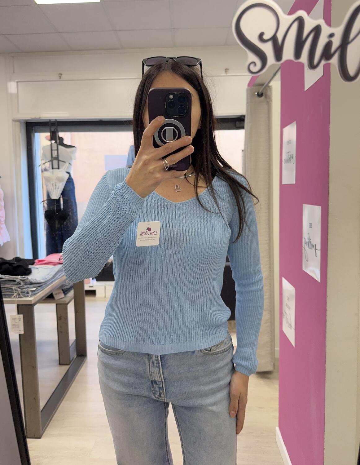 NOVITÀ Pull scollo a V in viscosa