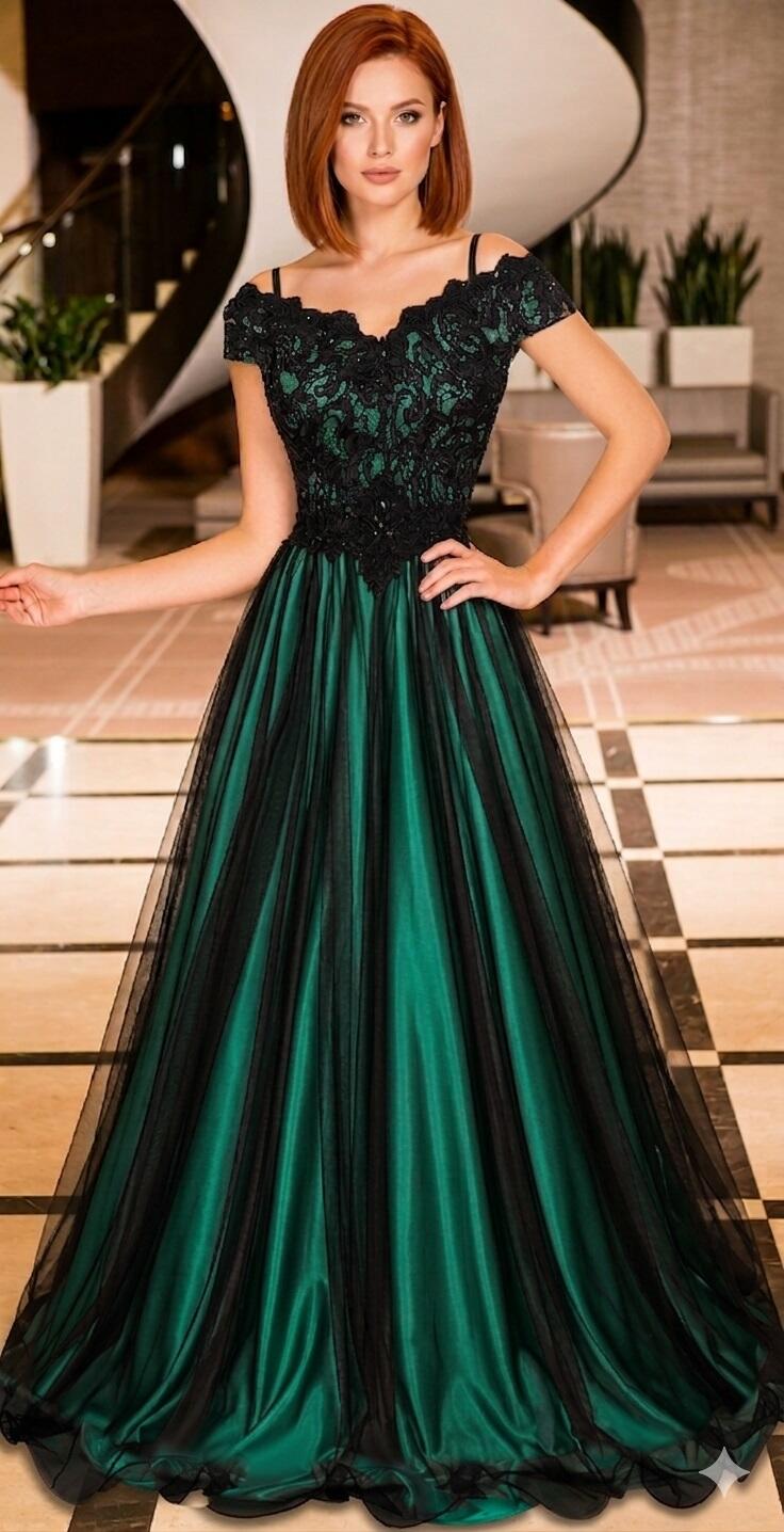 0699 LONG EMPIRE DRESS IN TULLE AND MACRAME 'LACE LINED IN GREEN SATIN