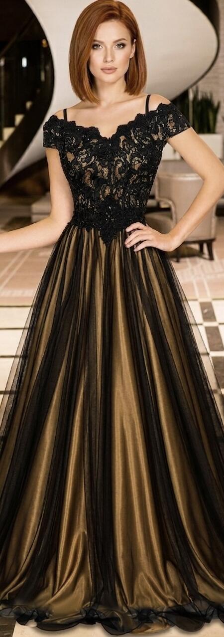 0697 LONG EMPIRE DRESS IN TULLE AND MACRAME 'LACE LINED IN GOLD SATIN