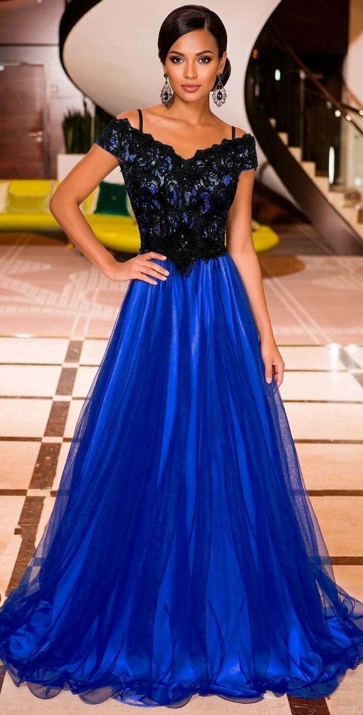 0850 Abito lungo a impero in tulle blu foderato in raso e corpetto in macrame' di pizzo nero