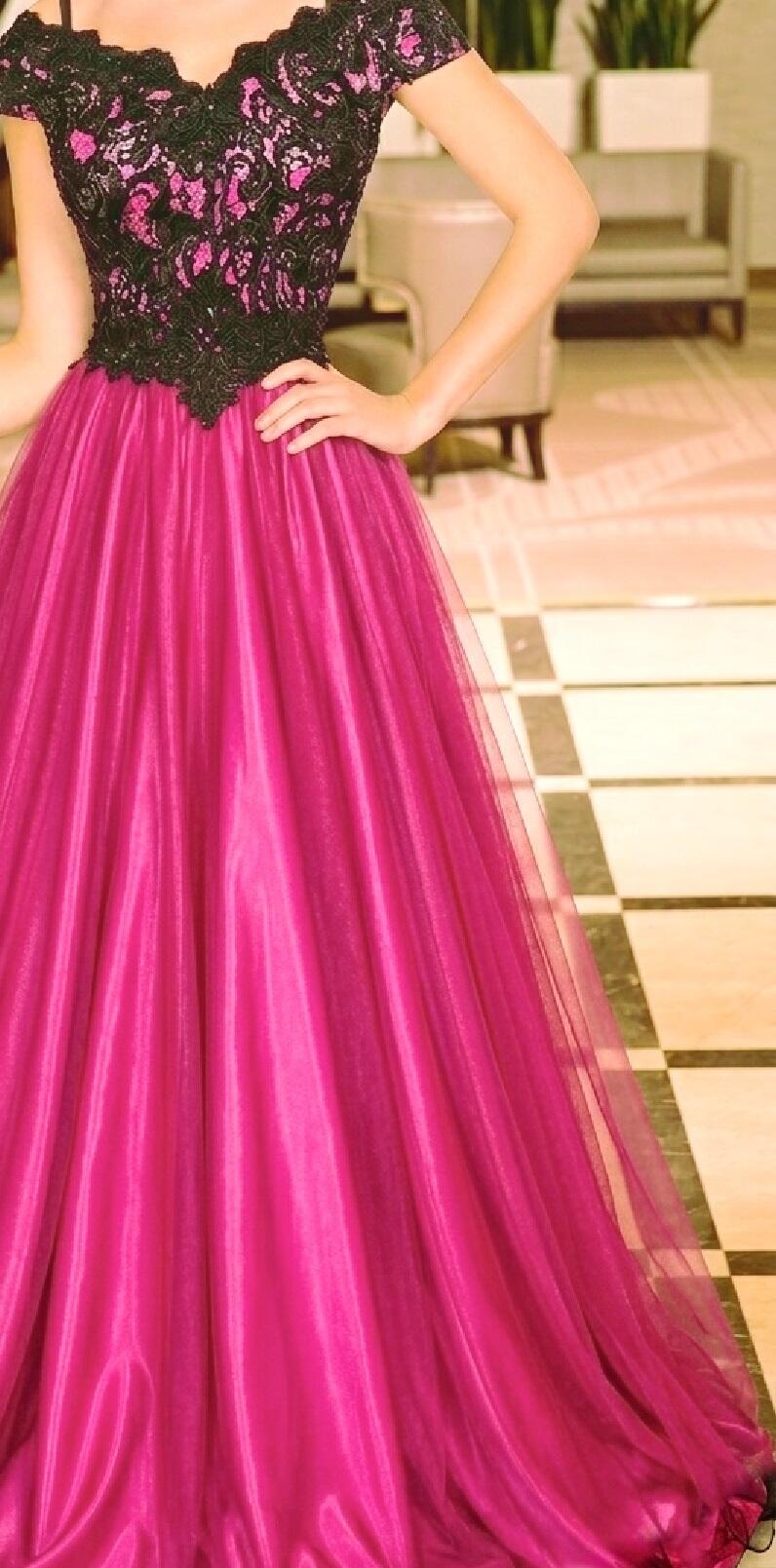 0849 LONG EMPIRE DRESS IN FUCHSIA TULLE LINED IN SATIN AND BLACK LACE MACRAME' BODICE