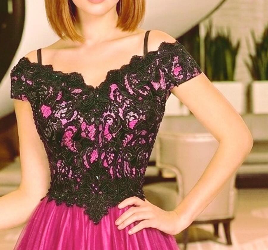 0849 LONG EMPIRE DRESS IN FUCHSIA TULLE LINED IN SATIN AND BLACK LACE MACRAME' BODICE