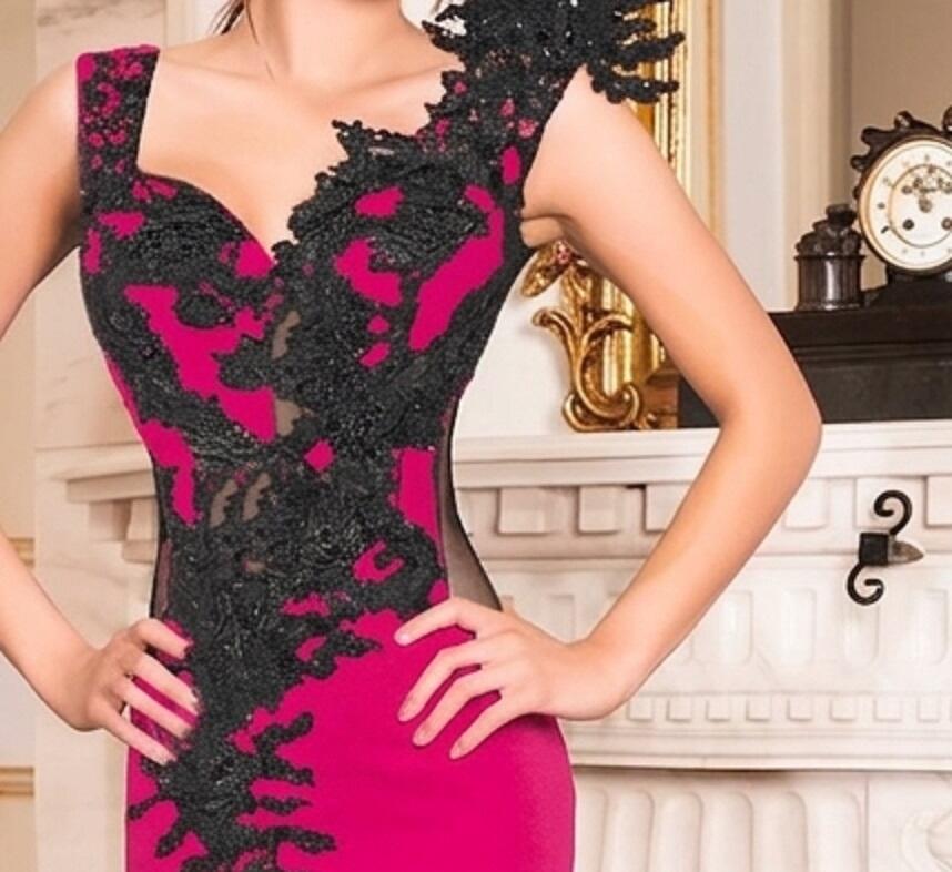 0796 ABITO LUNGO IN CREPE ELASTICA CON TULLE PIZZO MACRAME' E MICRO PAILLETTES