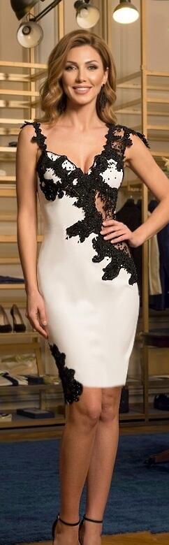 0800C Tubino in tessuto crepe elastico con trasparenze in tulle e macrame'