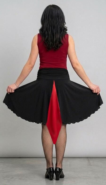 Soft skirt in various patterns with a tail inside 2-0056